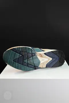 Mott Research auction photograph 7